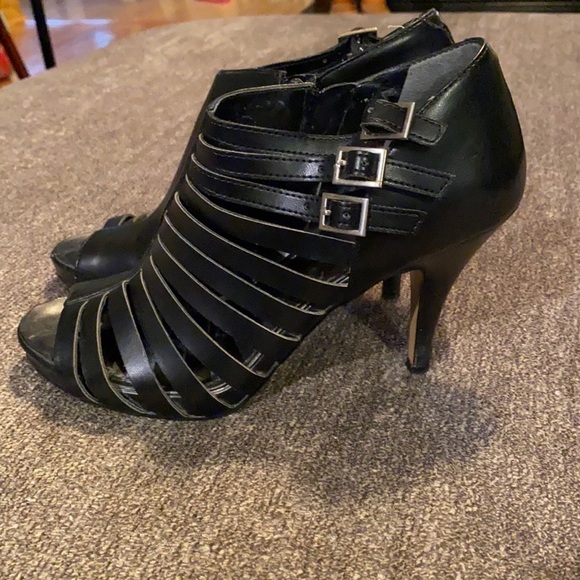 Nine West Shoes - nine Wesr Black open toed heels; size 7.5